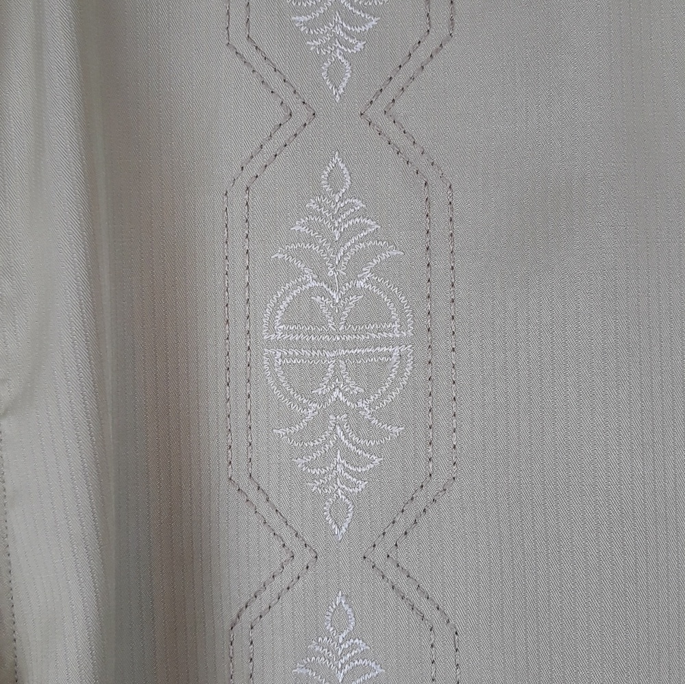 The Havanera Co. VTG Cream & White Dress Shirt - Picture 4 of 7